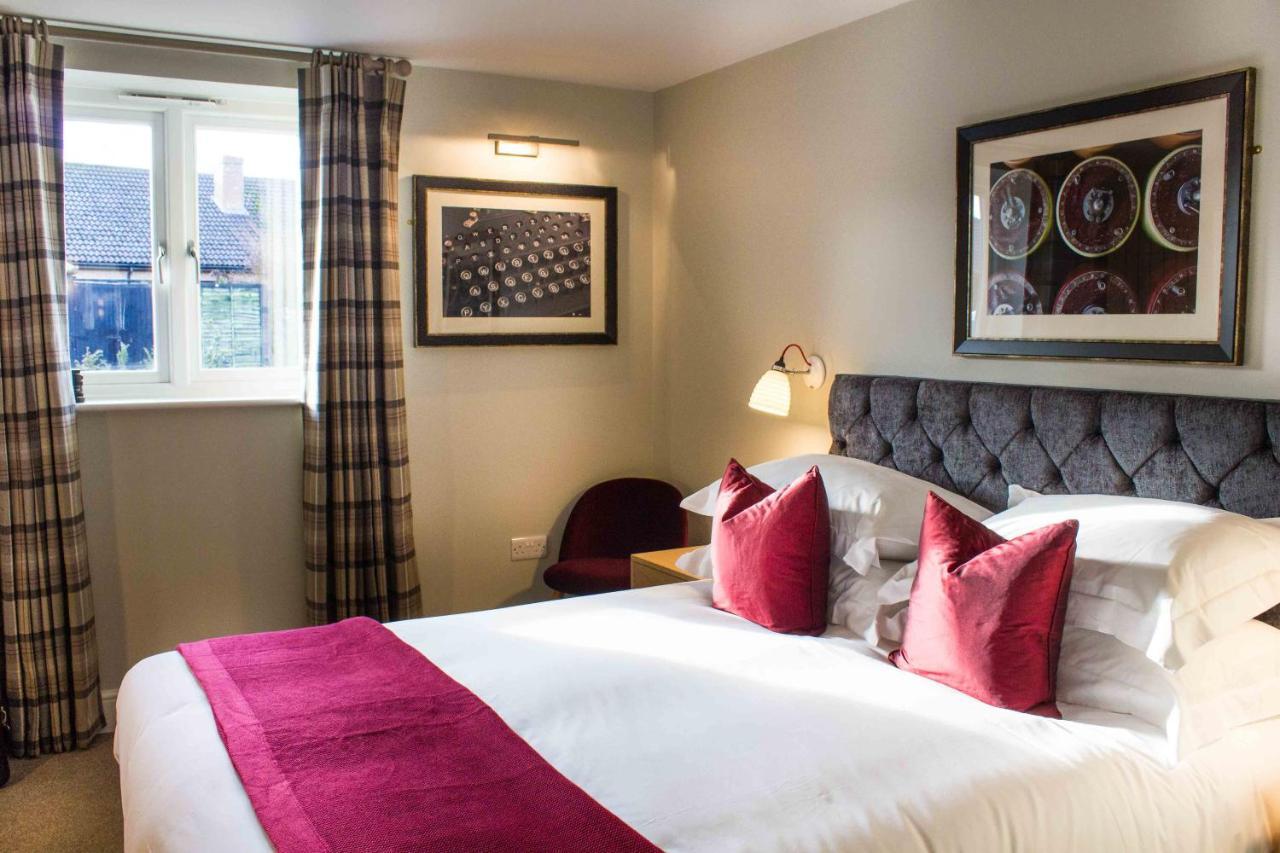 Отель Crown & Punchbowl Milton  Экстерьер фото