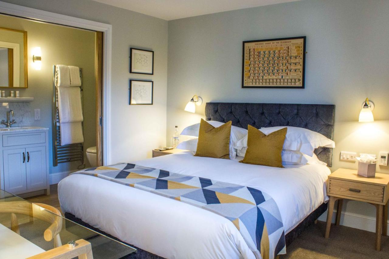 Отель Crown & Punchbowl Milton  Экстерьер фото